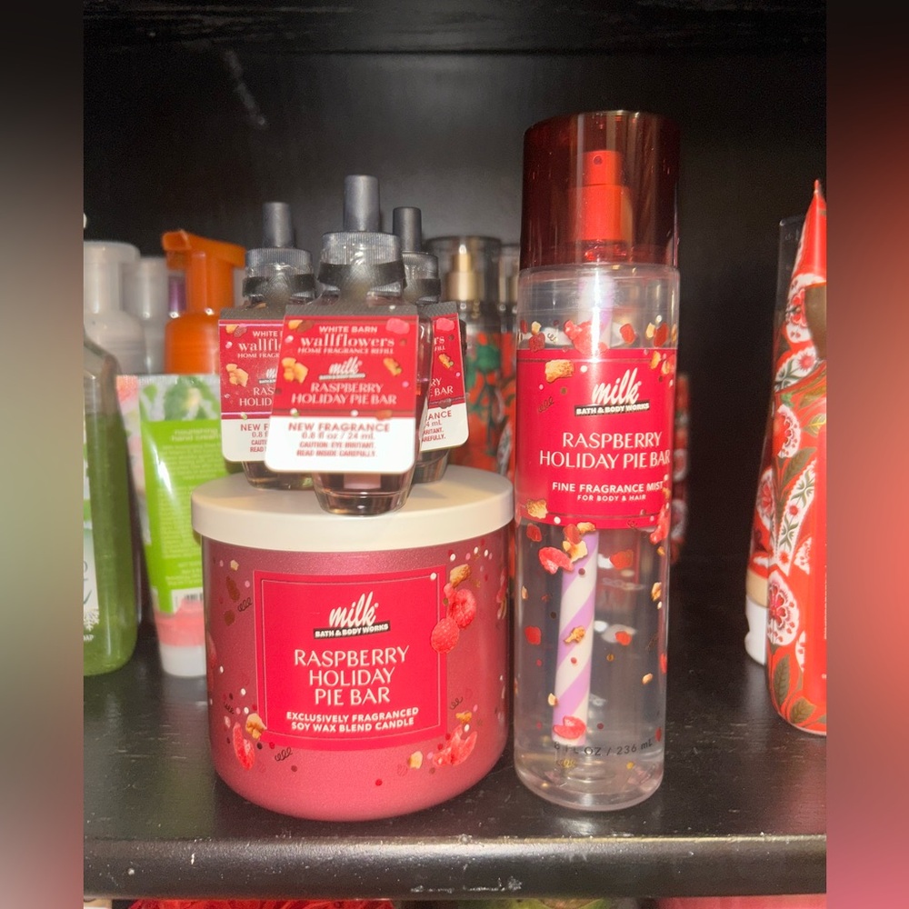 Bath and Body Works Raspberry Holiday Pie Bar Bundle